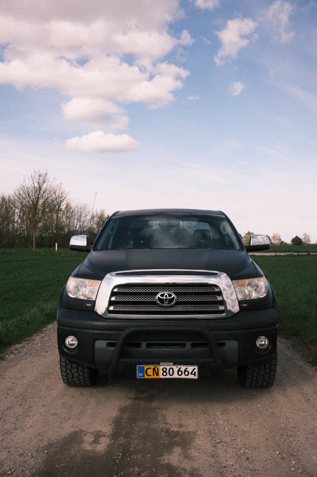 Toyota Tundra 5,7 V8 aut. 4d