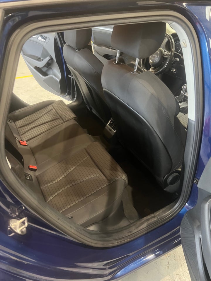 Audi A3 2,0 TDi 184 Ambiente quattro S-tr. 4d