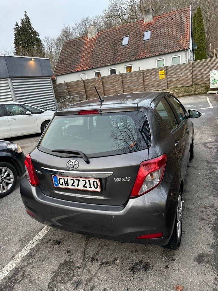 Toyota Yaris 1,0 VVT-i T1 5d