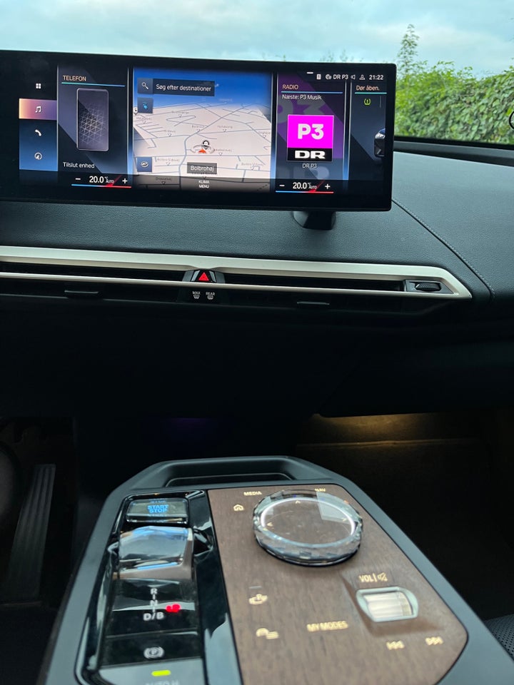 BMW iX xDrive40 Fully Charged Sport 5d