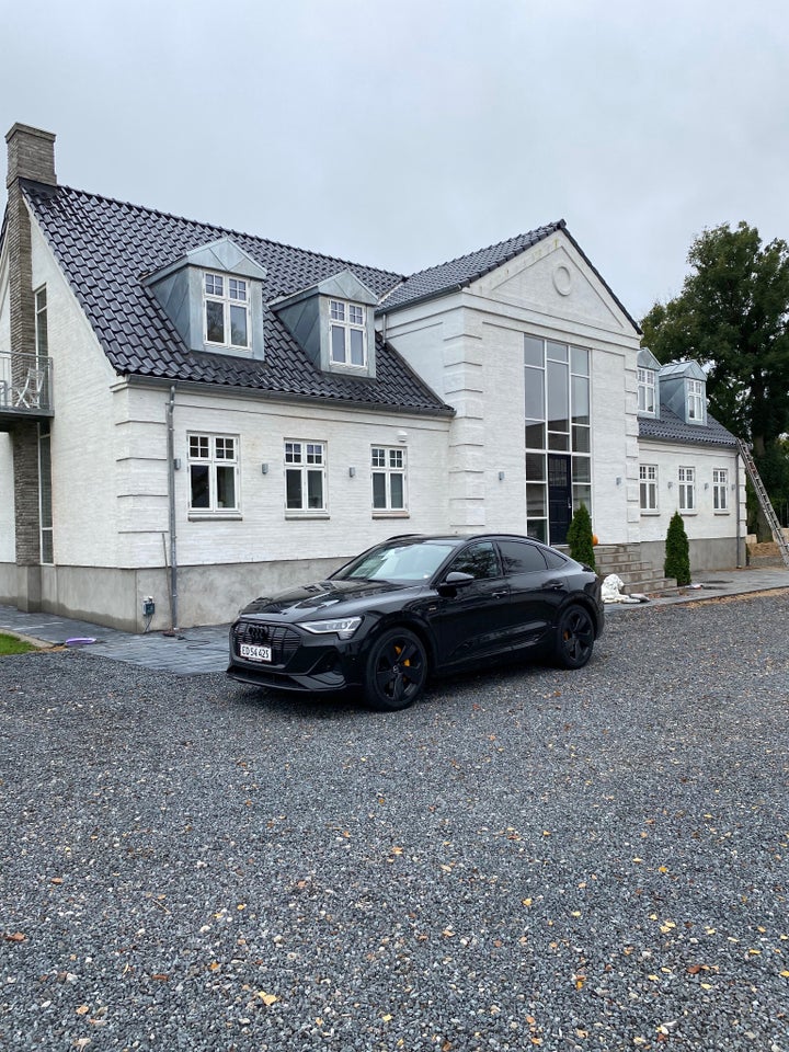 Audi e-tron 55 S-line Prestige Sportback quattro 5d