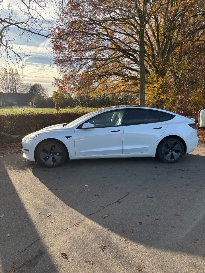 Tesla Model 3 Long Range AWD 4d
