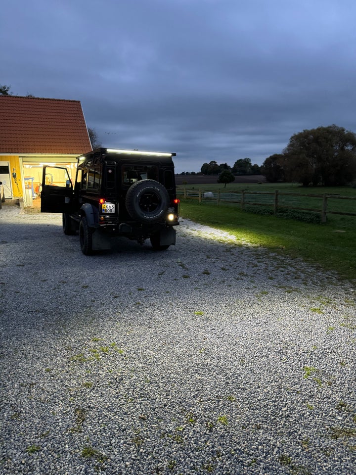 Land Rover Defender 110 2,4 Adventure Van 5d