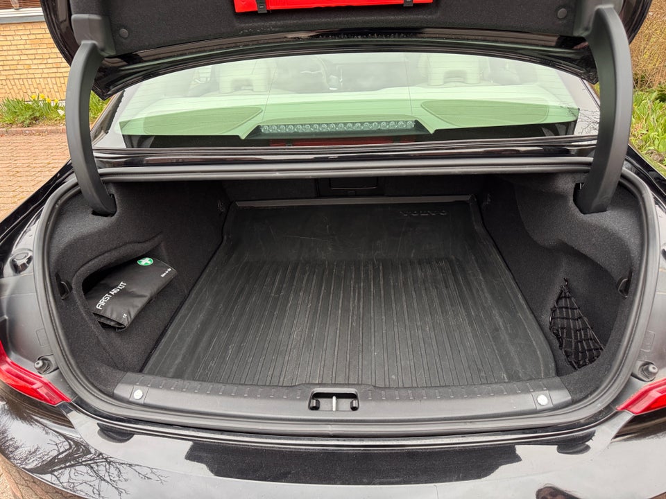 Volvo S90 2,0 T4 190 Momentum+ aut. 4d