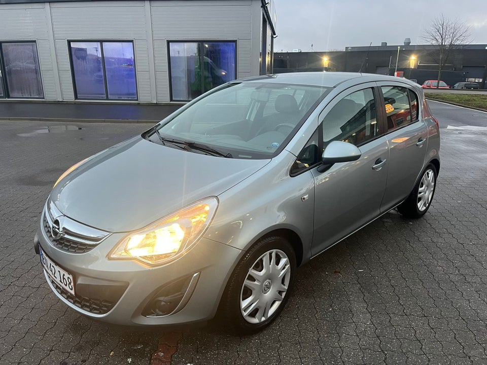 Opel Corsa 1,4 16V Cosmo 5d