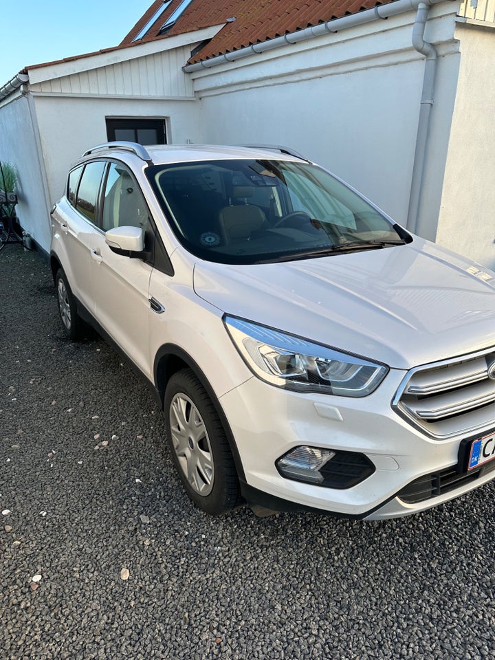 Ford Kuga 2,0 TDCi 120 Titanium aut. 5d