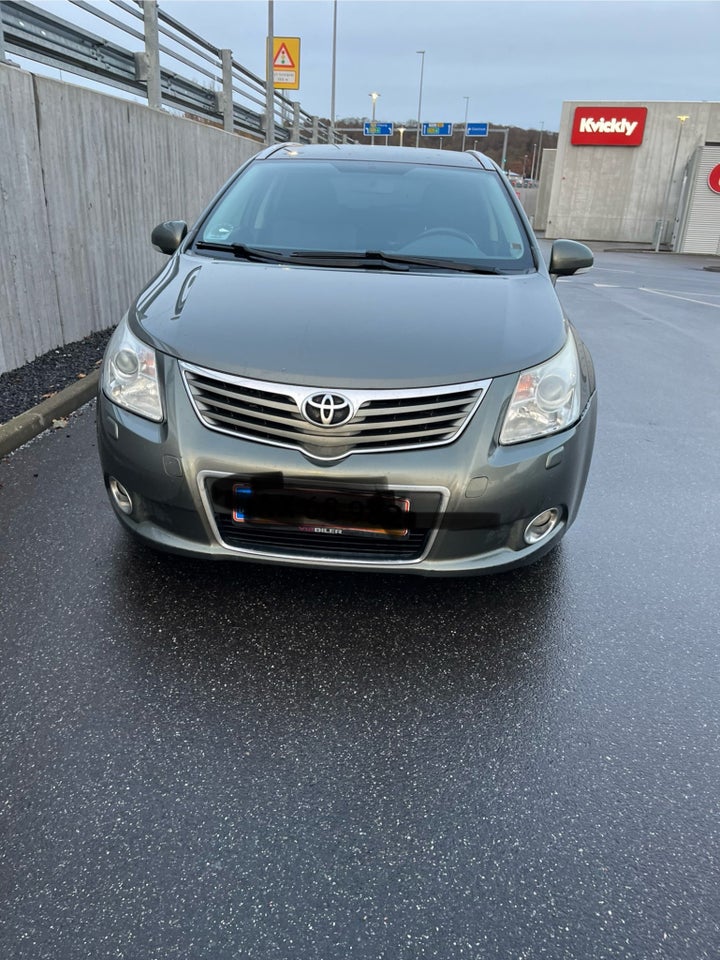 Toyota Avensis 2,0 D-4D T2 stc. 5d