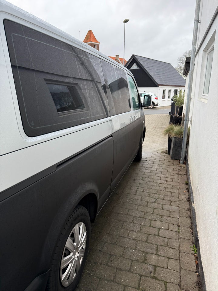 VW Shuttle 2,5 TDi 130 4d