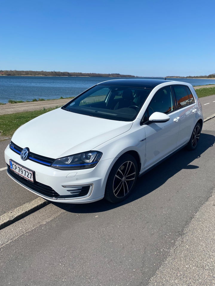 VW Golf VII 1,4 GTE Highline DSG 5d