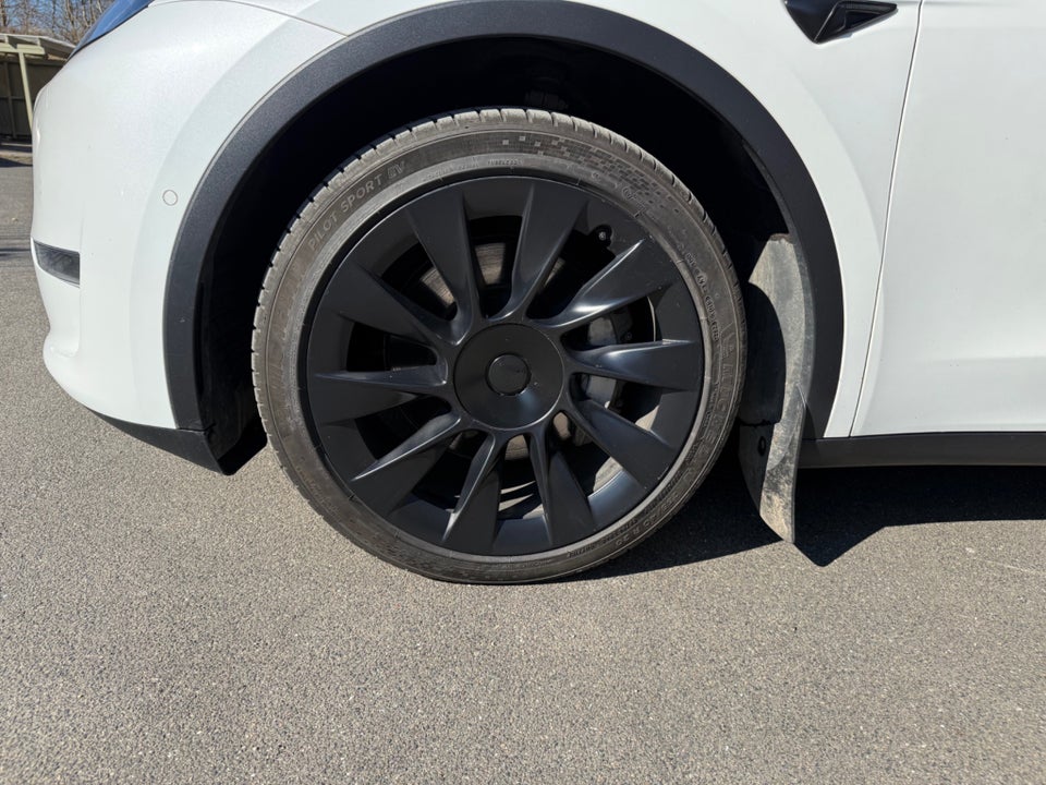 Tesla Model Y Long Range AWD 5d