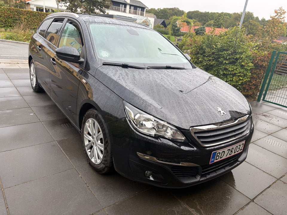 Peugeot 308 1,6 BlueHDi 120 Style SW 5d
