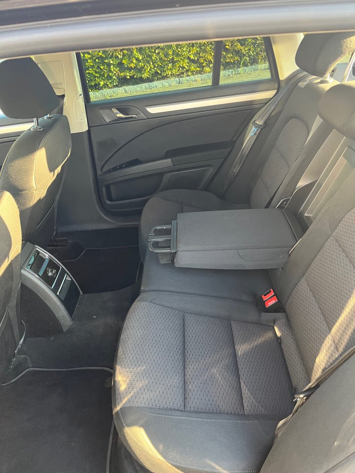 Skoda Superb 1,8 TSi 160 Elegance Combi DSG 5d