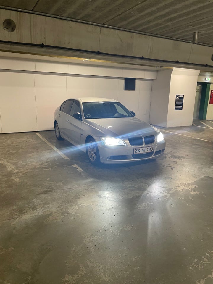 BMW 320i 2,0  4d