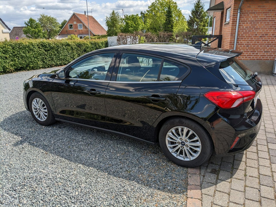 Ford Focus 1,5 EcoBlue Titanium Business 5d