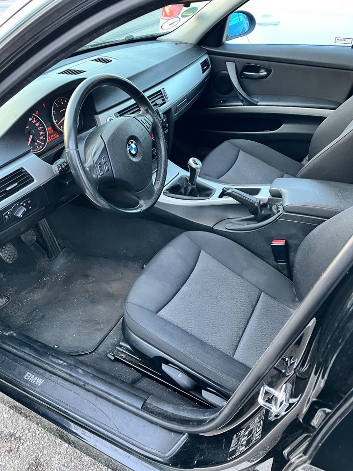 BMW 318i 2,0  4d