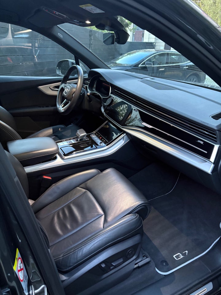 Audi Q7 55 TFSi e S-line quattro Tiptr. 5d
