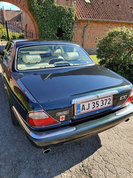 Jaguar Daimler 4,0 V8 LWB 4d