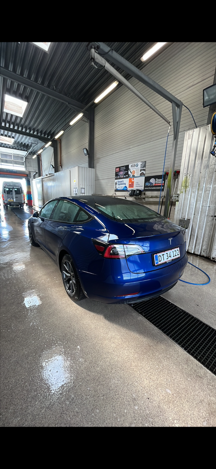 Tesla Model 3 Standard Range+ RWD 4d