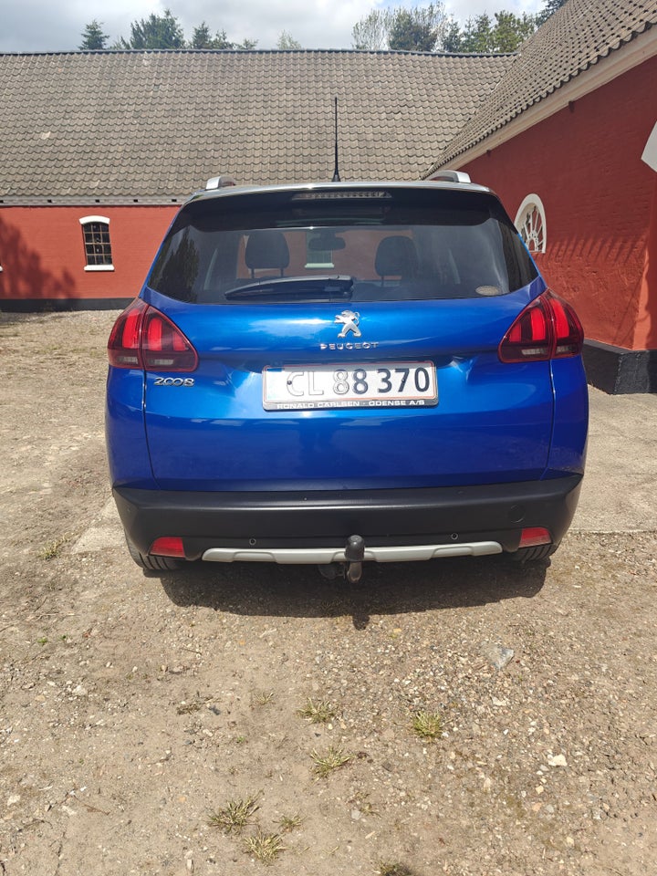 Peugeot 2008 1,2 PureTech 130 Allure Sky 5d