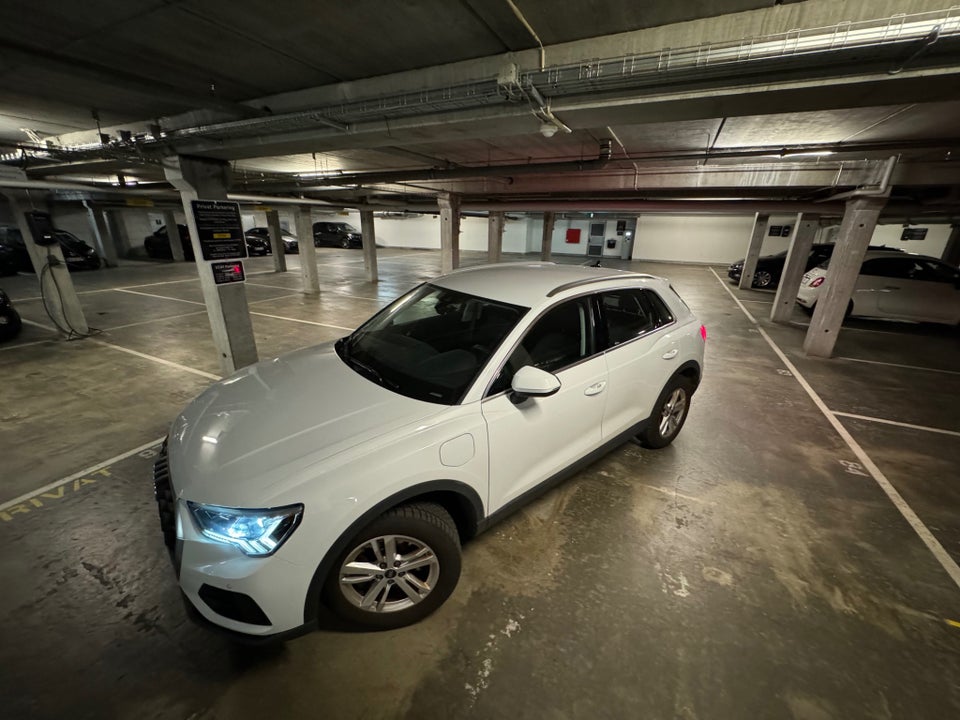 Audi Q3 45 TFSi e S-line S-tr. 5d