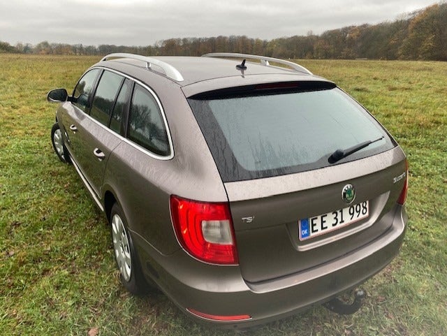 Skoda Superb 1,4 TSi 125 Elegance Combi 5d