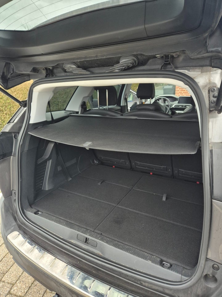 Peugeot 5008 1,2 e-THP 130 Allure 7prs 5d