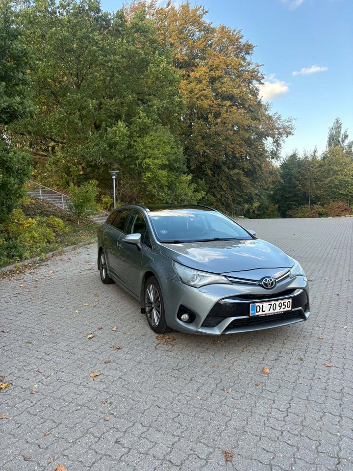 Toyota Avensis 1,8 VVT-i T2 Premium Touring Sports 5d