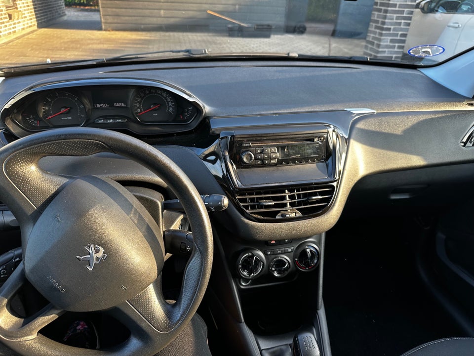 Peugeot 208 1,0 VTi Access 5d