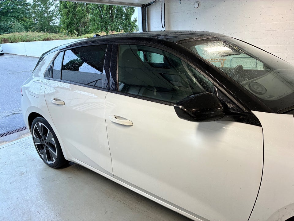 Opel Astra-e 54 Ultimate 5d