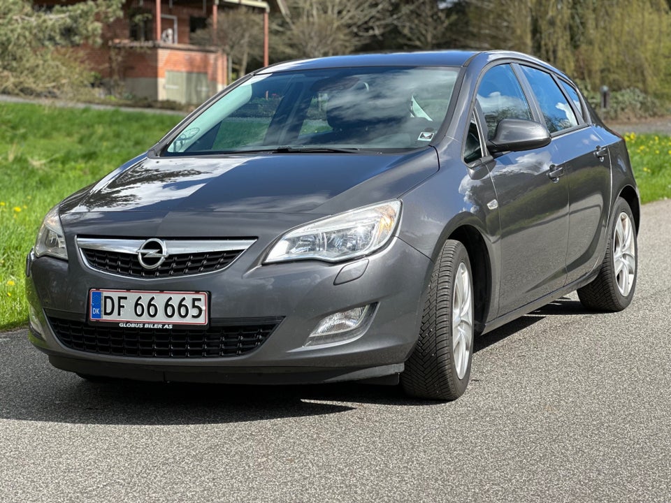 Opel Astra 1,7 CDTi 110 Enjoy 5d