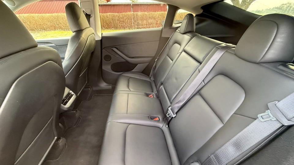 Tesla Model Y Long Range AWD 5d