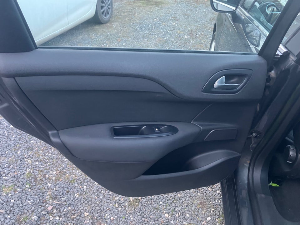 Citroën C4 1,6 HDi 92 Seduction 5d