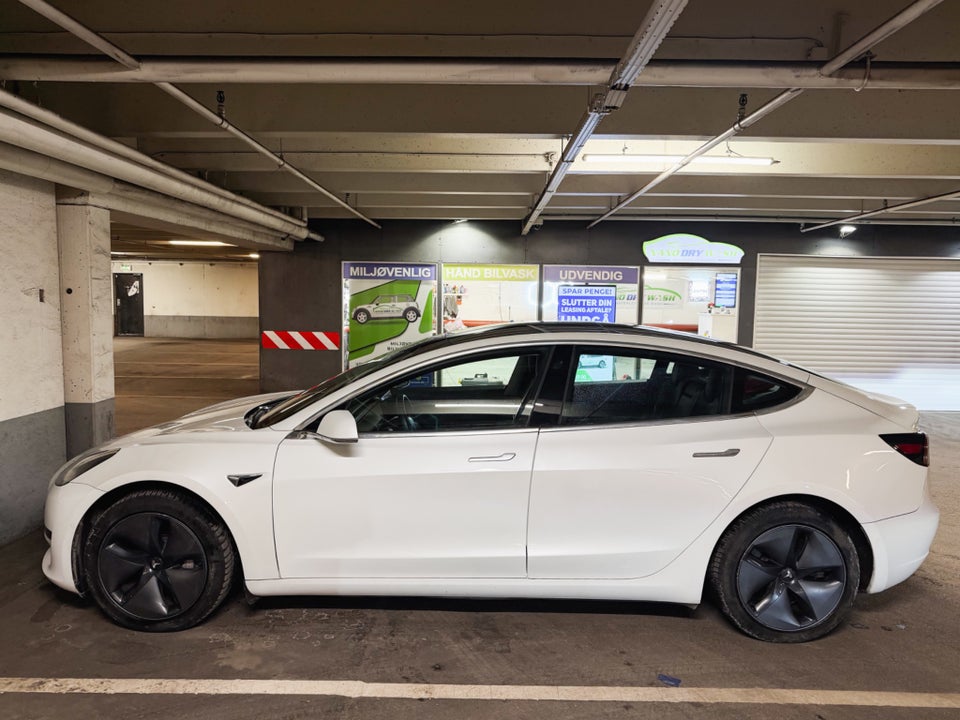 Tesla Model 3 Standard Range+ RWD 4d