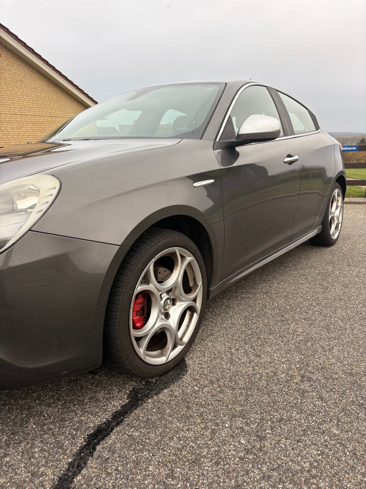 Alfa Romeo Giulietta 2,0 JTD 140 Distinctive 5d
