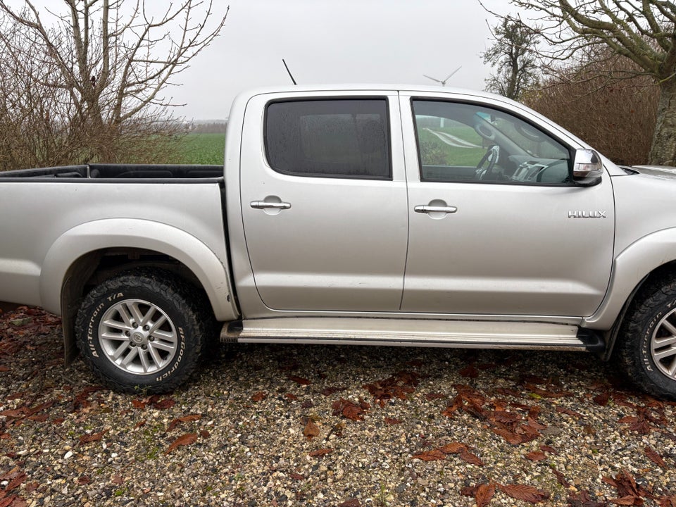 Toyota HiLux 3,0 D-4D Db.Kab aut. 4x4 T4 4d