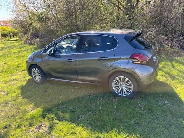 Peugeot 208 1,2 PureTech 82 Exclusive+ 5d