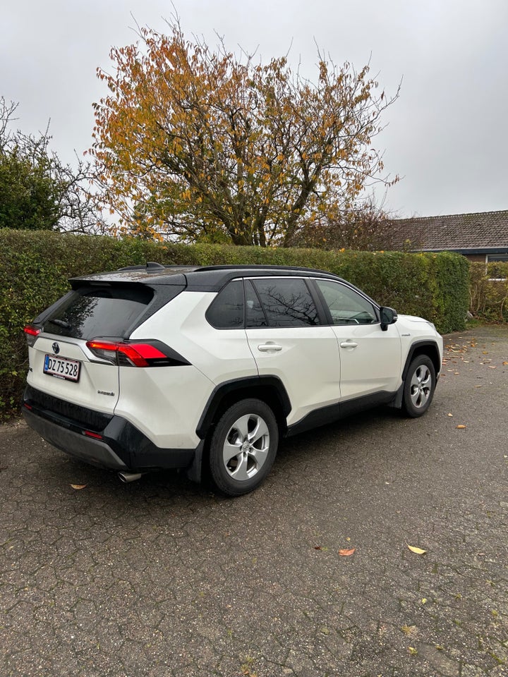 Toyota RAV4 2,5 Hybrid H3 Style MDS 5d