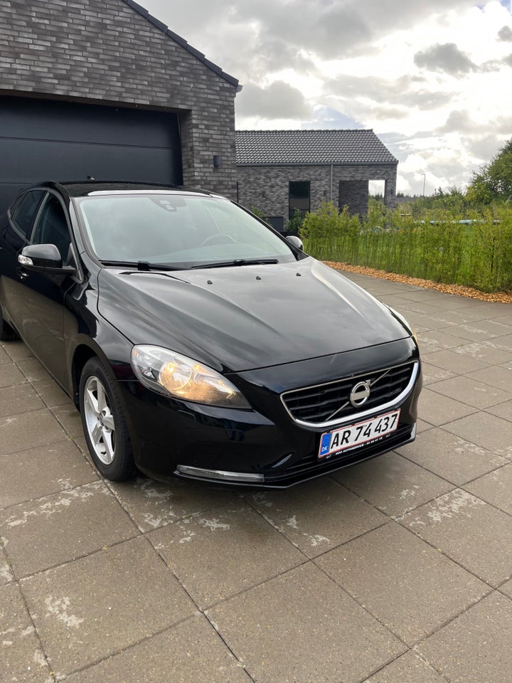 Volvo V40 2,0 D3 150 Kinetic 5d