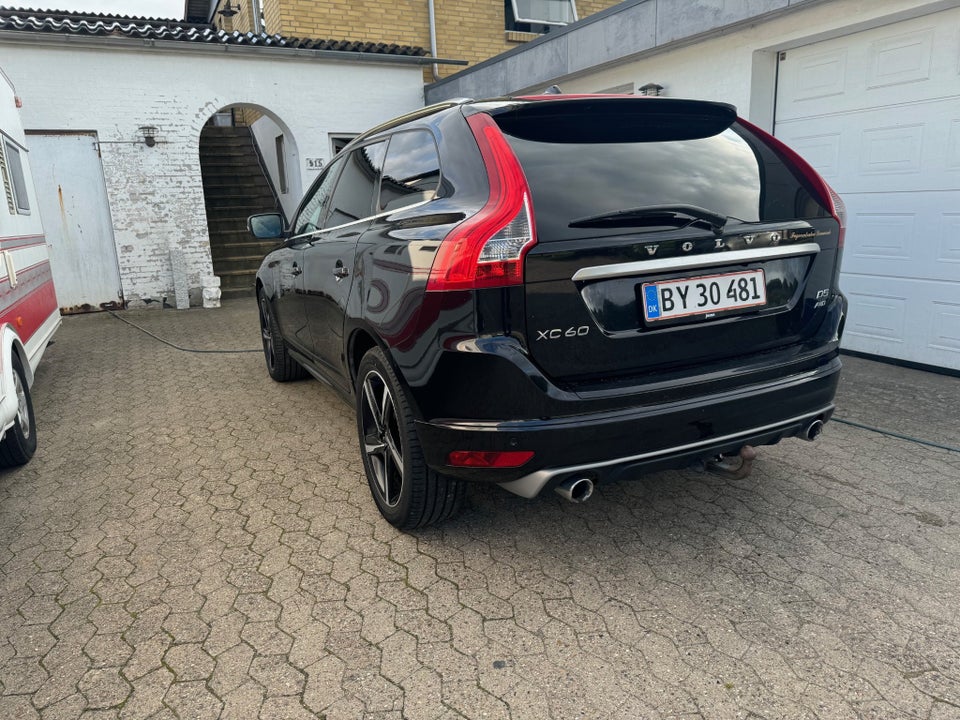 Volvo XC60 2,4 D5 215 R-Design aut. AWD 5d