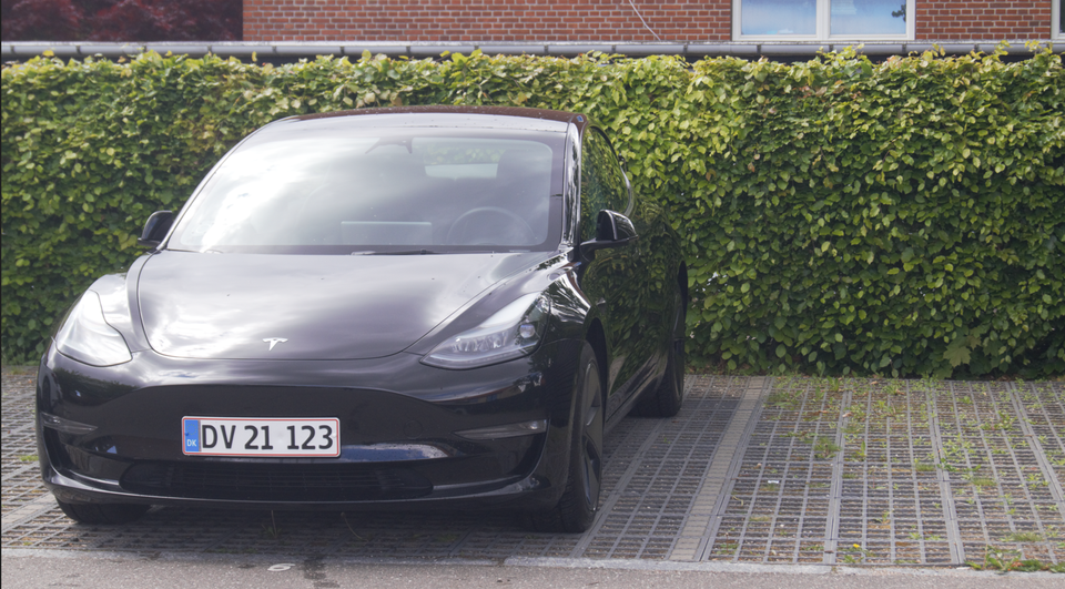 Tesla Model 3 Long Range RWD 4d