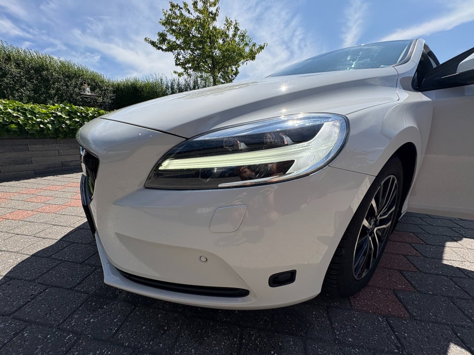 Volvo V40 2,0 D2 120 Business Advanced 5d