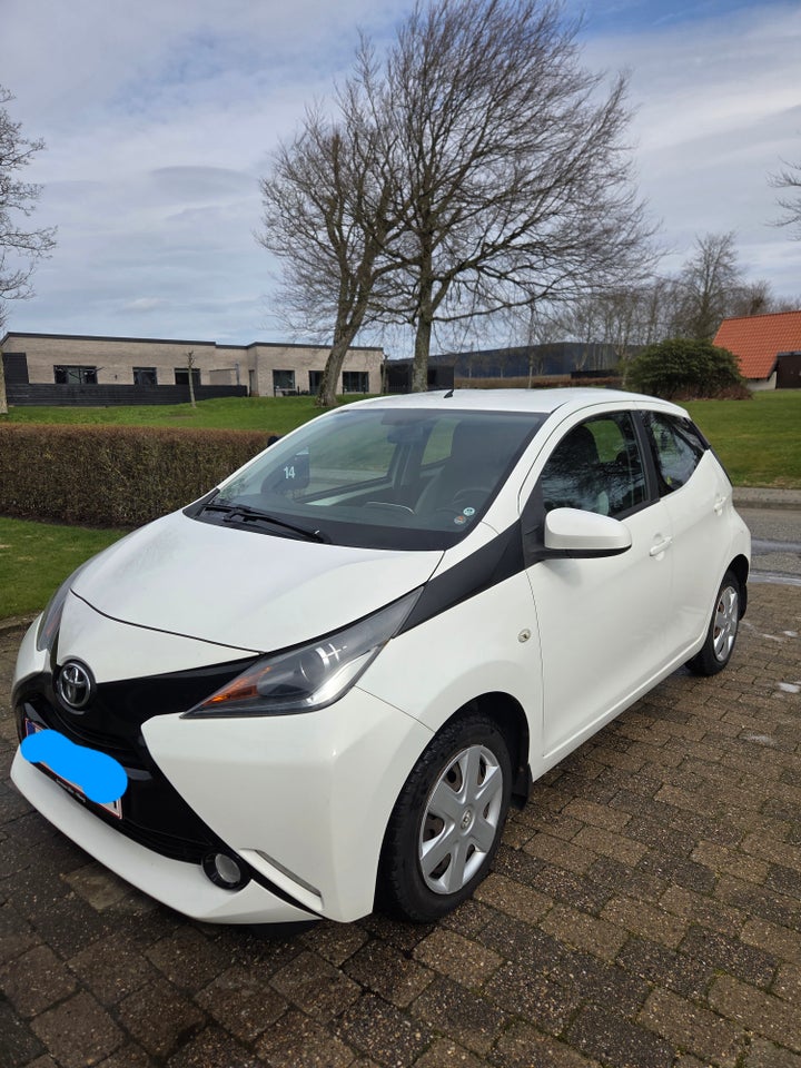 Toyota Aygo 1,0 VVT-i x-press 5d
