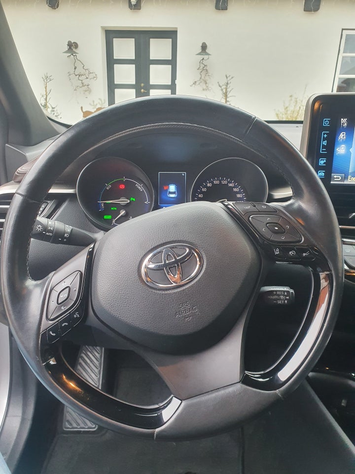 Toyota C-HR 1,8 Hybrid C-HIC CVT 5d