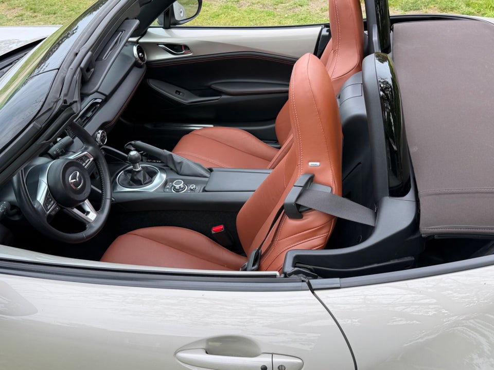 Mazda MX-5 2,0 SkyActiv-G 184 Roadster Kazari 2d