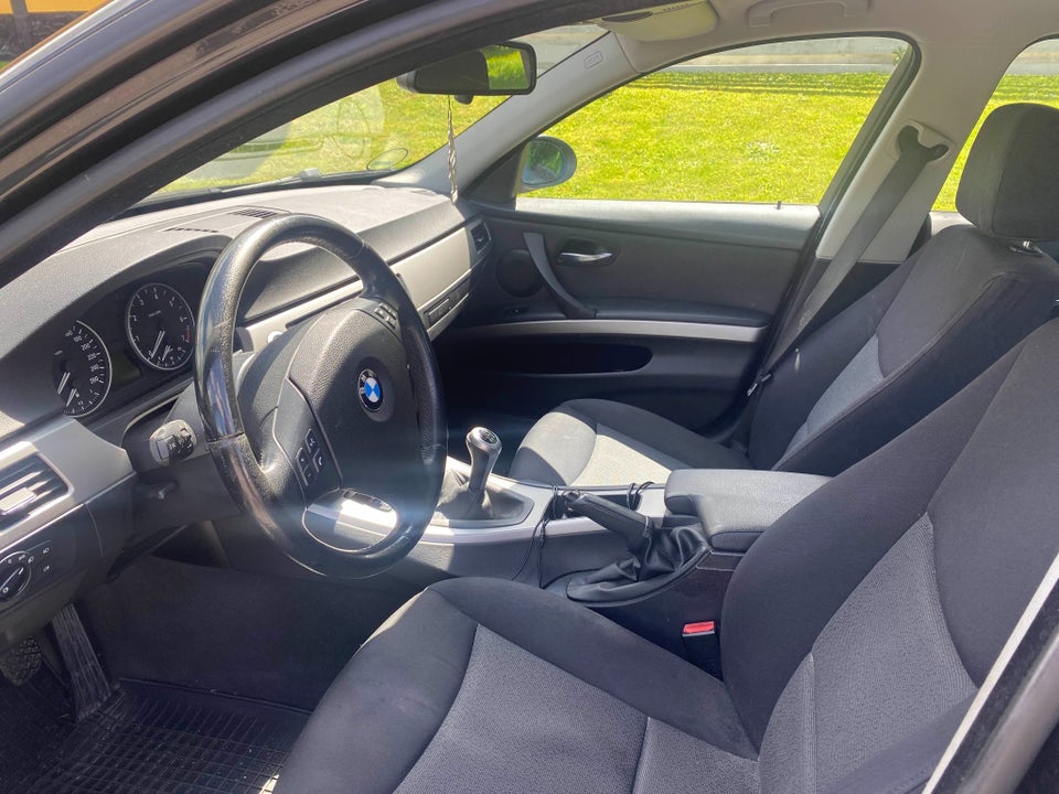 BMW 318i 2,0  4d