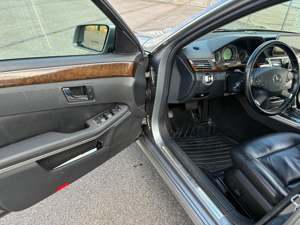 Mercedes E200 1,8 CGi aut. BE 4d