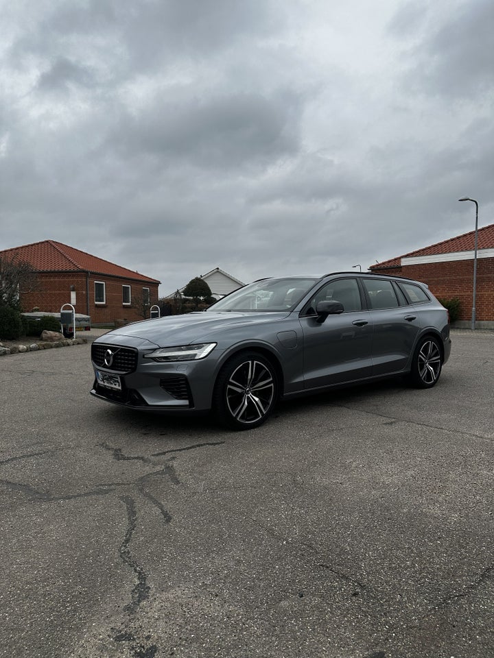 Volvo V60 2,0 T8 390 R-Design aut. AWD 5d