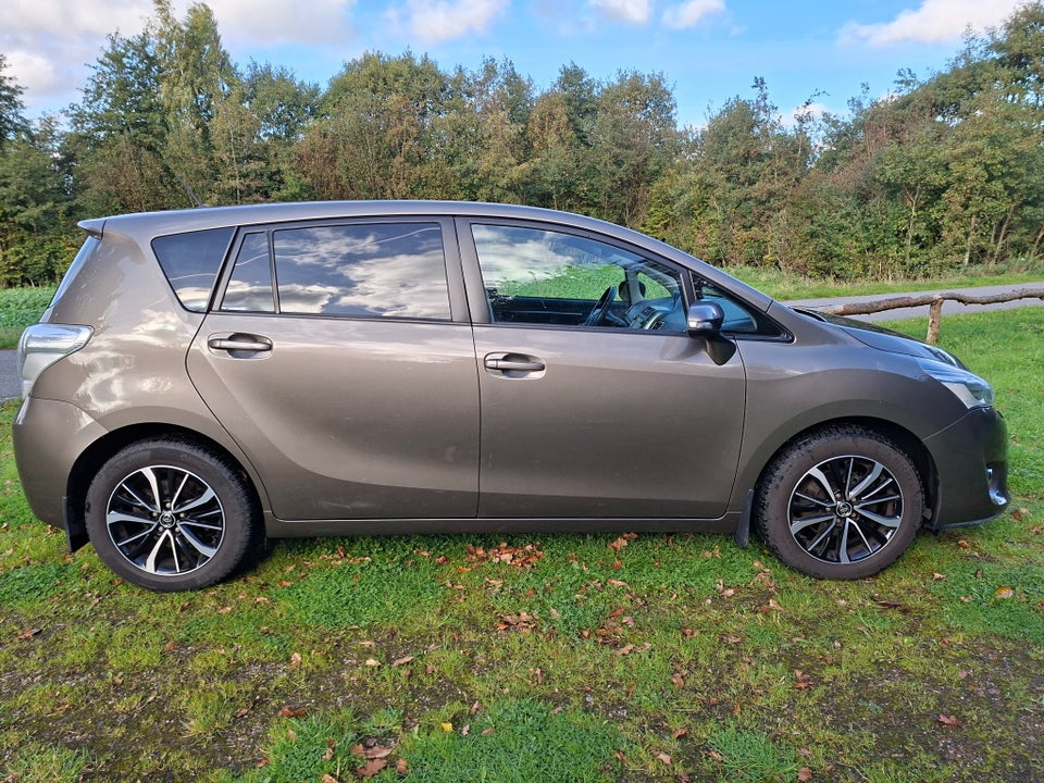 Toyota Verso 1,8 VVT-i T2 Premium 7prs 5d