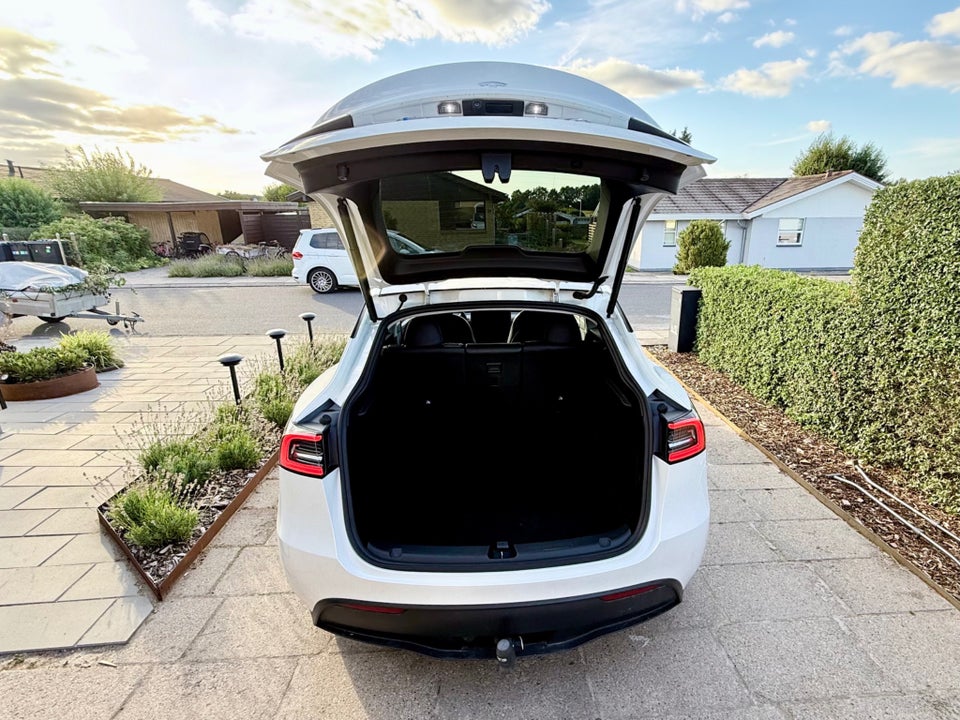 Tesla Model Y Long Range AWD 5d