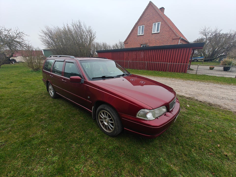 Volvo V70 2,4 aut. 5d